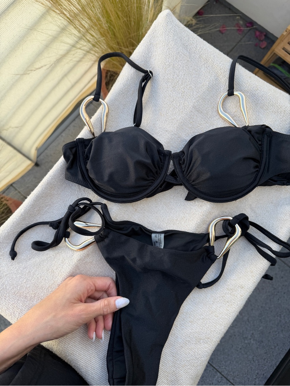 Black Ring-Accent Women's Bikini Set